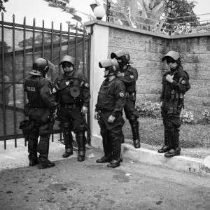 El Gobierno también ha designado algunas unidades especiales de la PNC para tareas de seguridad en las zonas urbanas de San Salvador. 
