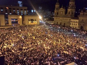 Thousands turn out to support peace after No vote