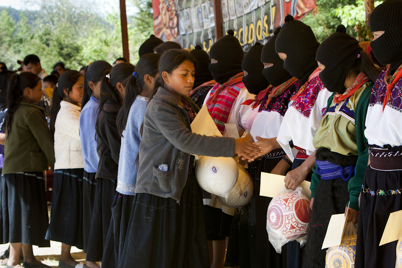 zapatistas-2