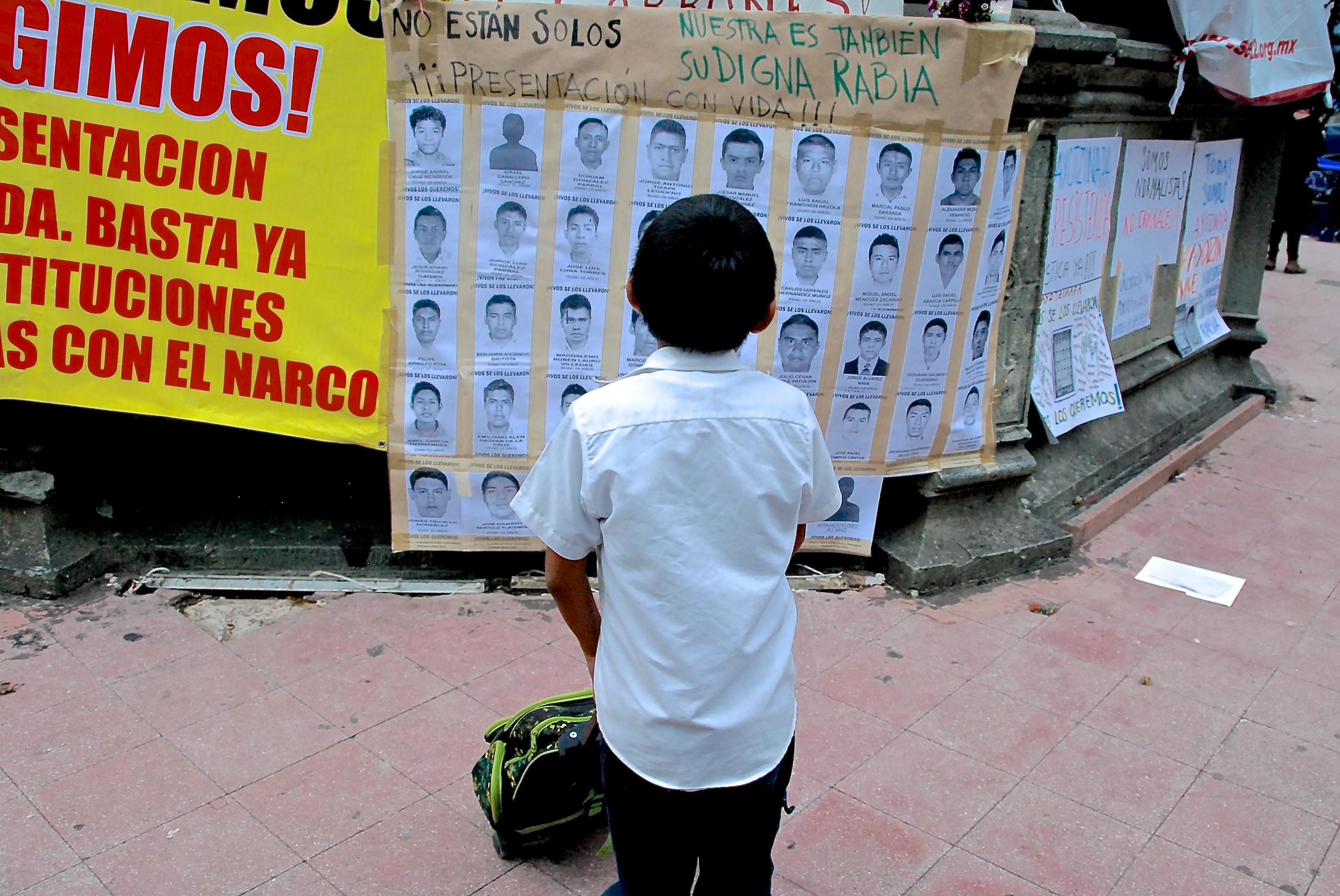 Oaxaca en solidaridad con los estudiantes de Ayotzinapa