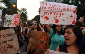 El enemigo en casa, en el trabajo, en la plaza.