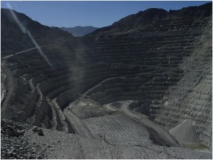 Minera María, open-pit copper mine owned by Grupo Frisco in upper Sonora River basin not far from U.S. border and near Cananea / Photo credit: Soy Cobre.