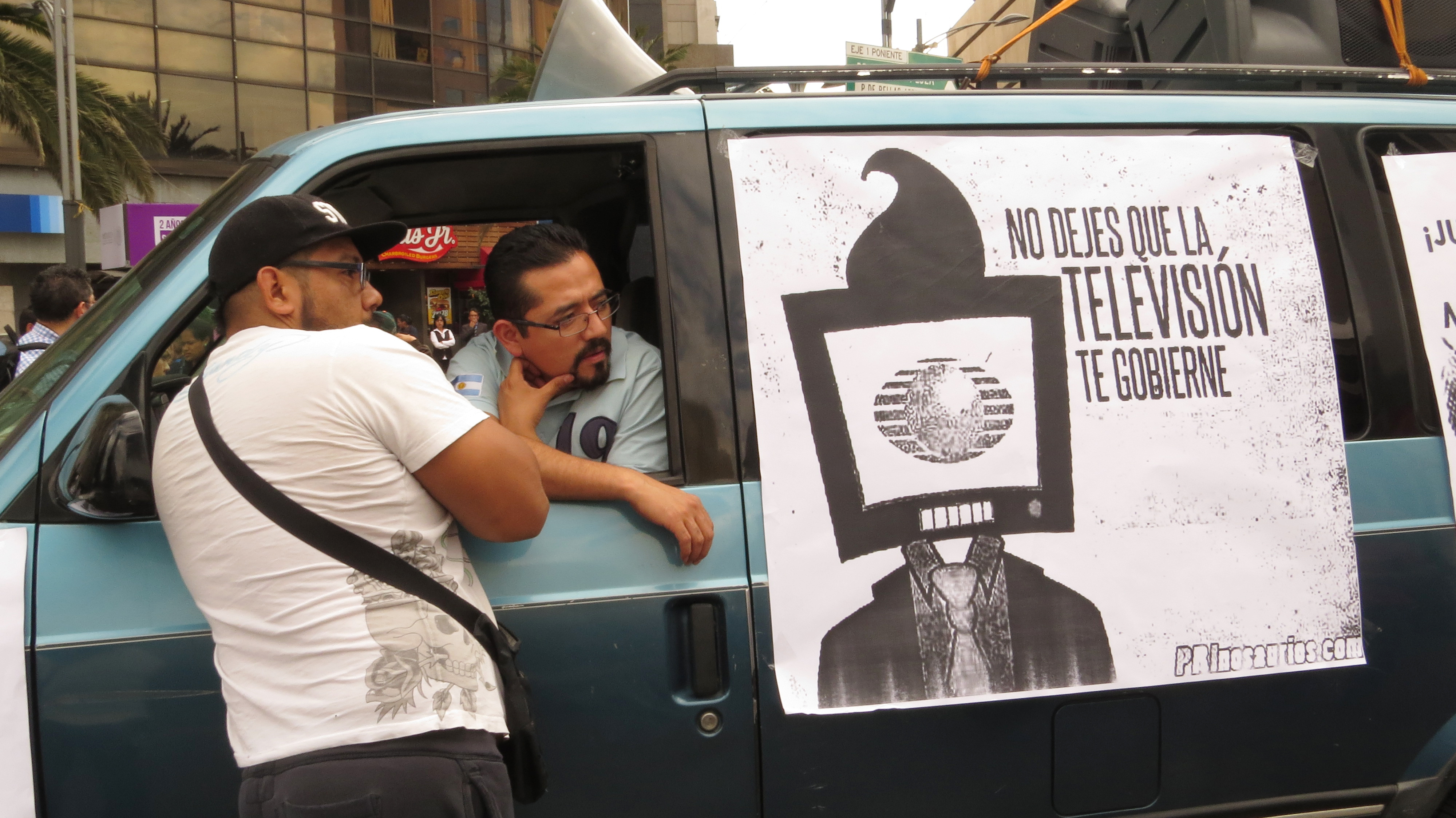 Ayotzinapa y la toma simbólica de Televisa