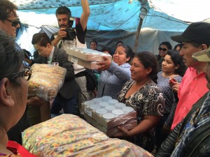 Foto: Janet Martinez, entrega de ayuda humanitaria