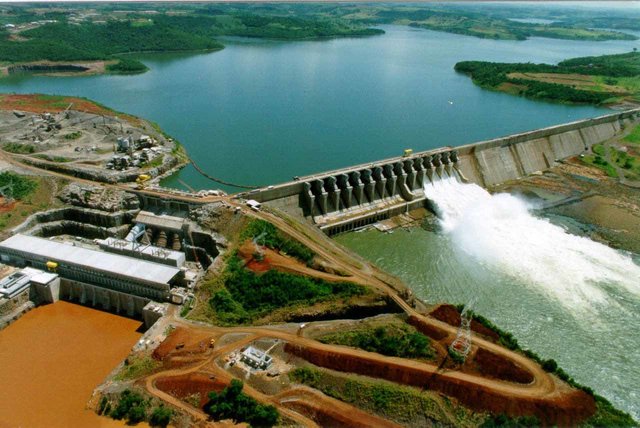 Plantas hidroeléctricas invaden tierras indígenas en Brasil