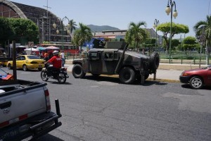 el Gobierno avaló que la Fuerza Armada de El Salvador (FAES) apoye a la PNC en tareas de patrulla en las calles de la capital salvadoreña.