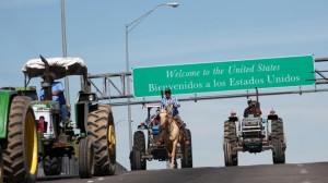 Farmers-on-horseback-and-tractors-position-themselves-on-the-Bridge-of-the-Americas-border-crossing-between-Ciudad-Juarez-Mexico-and-El-Paso-U