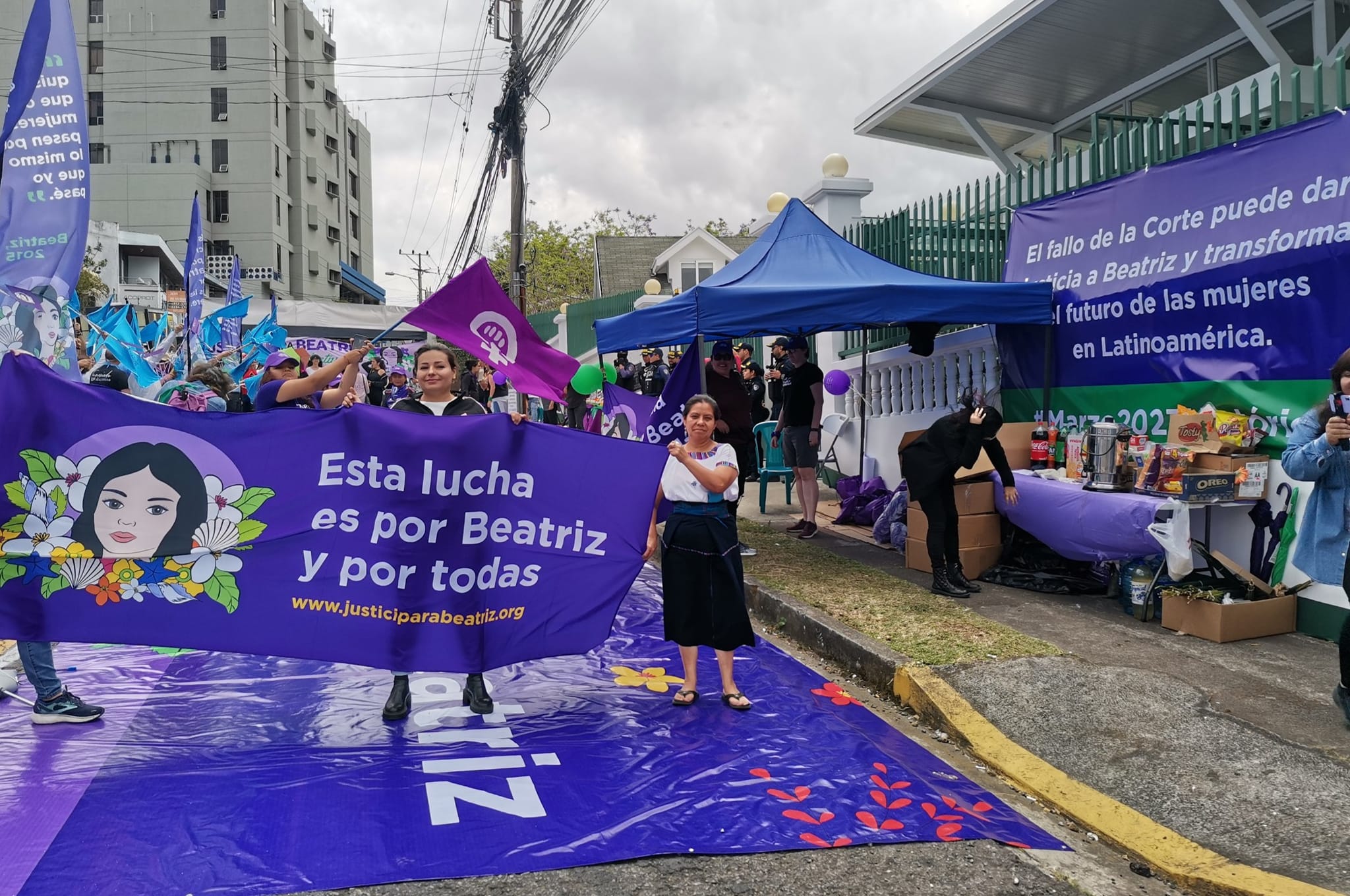 Mujeres protestan para conseguir justicia para Beatriz